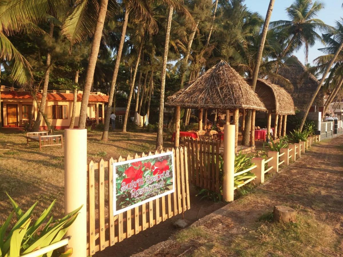Sukriti beach Resort Varkala Exterior foto