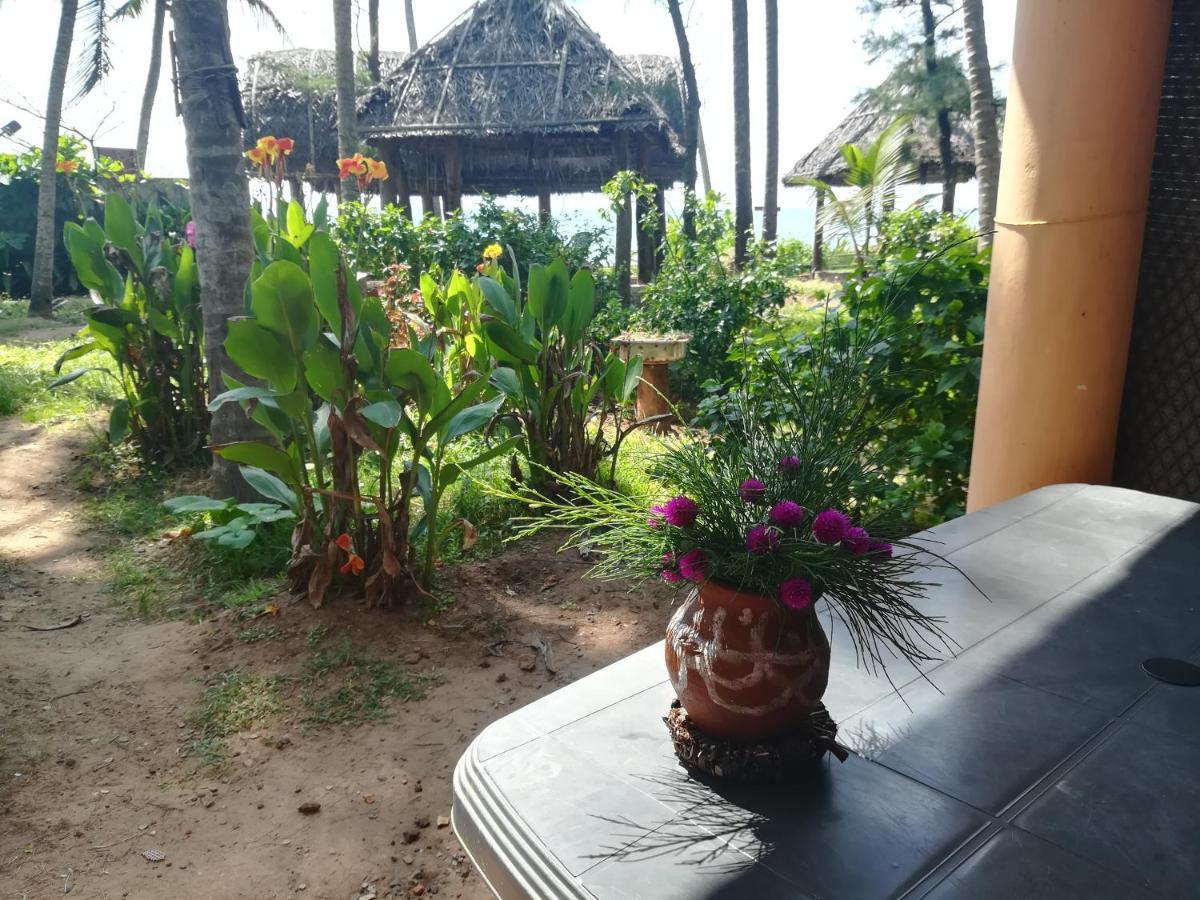 Sukriti beach Resort Varkala Exterior foto