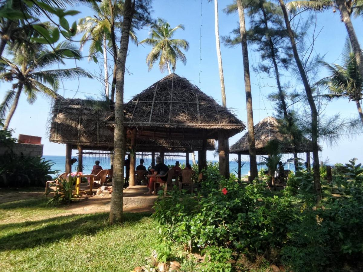 Sukriti beach Resort Varkala Exterior foto